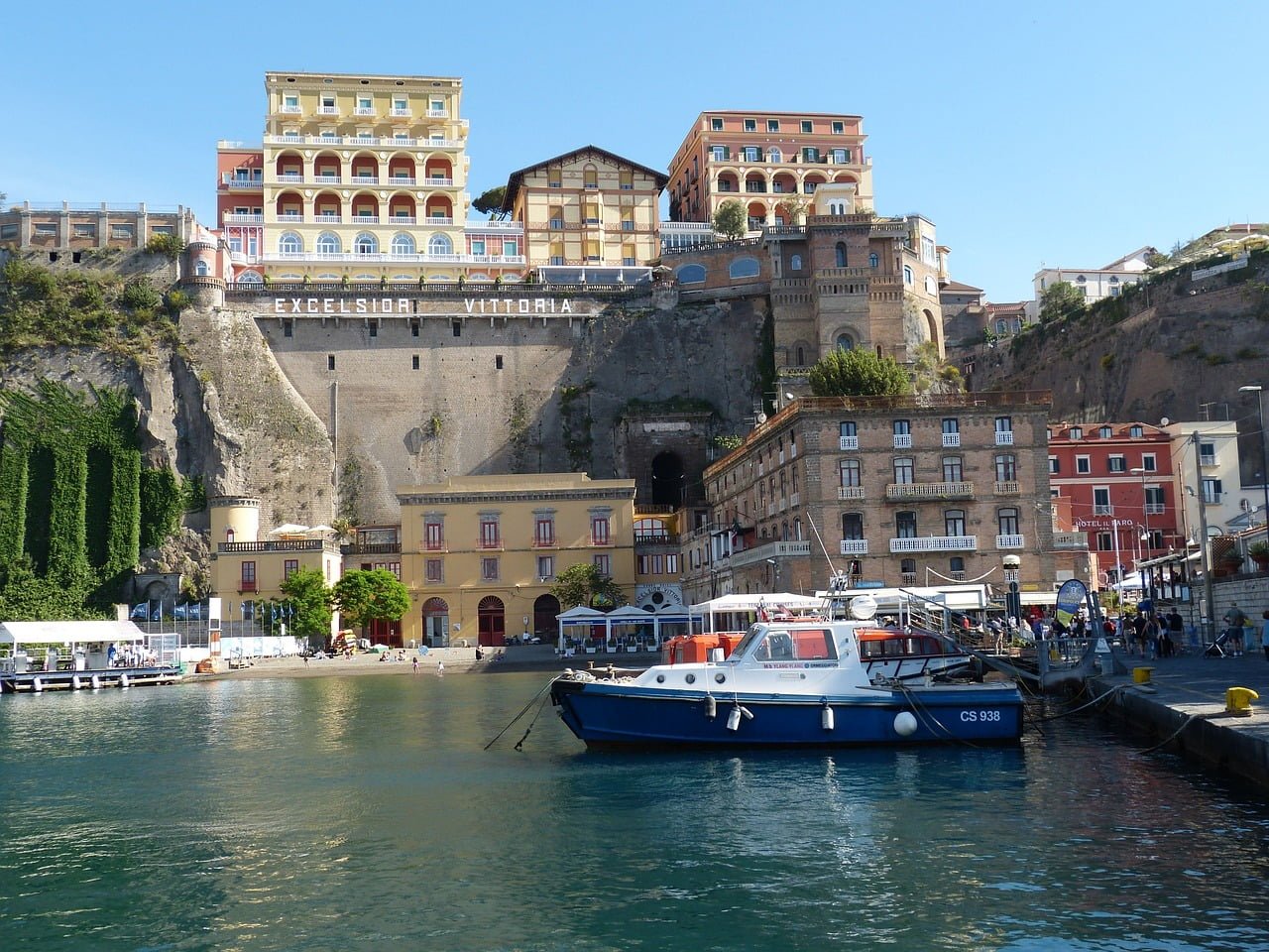 Are There Any Nearby Islands To Visit From Sorrento?